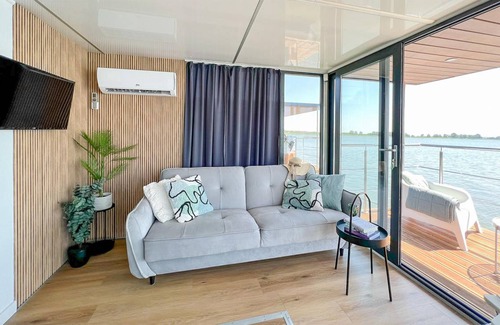 Mielno Boat Rental | 35 m² Houseboat ∙ 2 bedrooms ∙ 4 guests