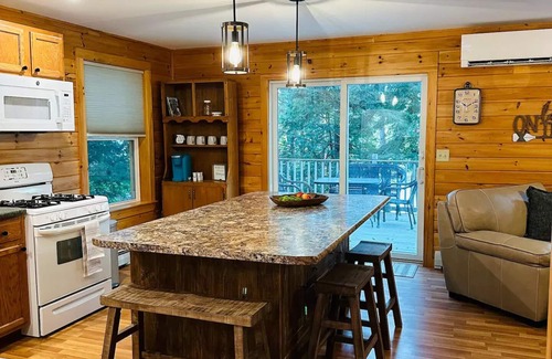 Otis House | 35 min to Acadia. Balsam Grove on Beech Hill Pond