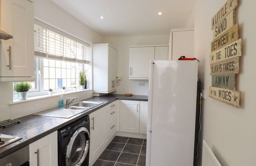 Dymchurch Cottage | 35 SEABOURNE WAY, pet friendly, country holiday cottage in Dymchurch