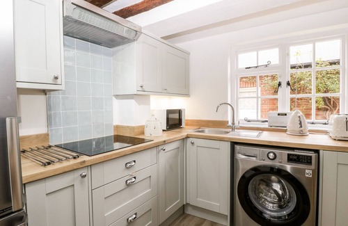 Downton Cottage | 36 High Street