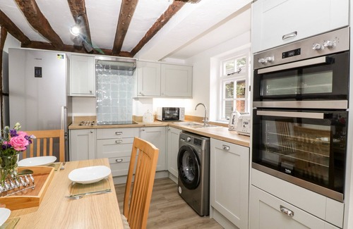 Downton Cottage | 36 High Street