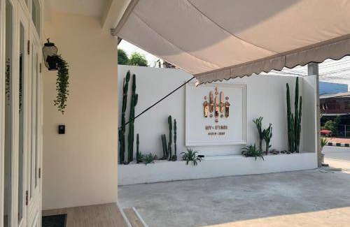Uthai Thani Hotel | 36 m² Hotel ∙ 5 guests