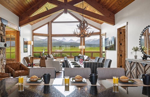 Clawson House | 368 m² House ∙ 4 bedrooms ∙ 12 guests