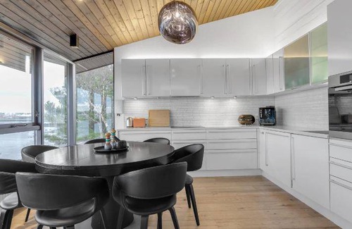 Garðabær Villa | 380 m² Villa ∙ 6 bedrooms ∙ 11 guests