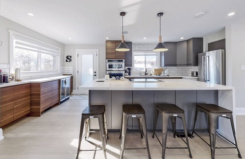 Bradford House | 3Bedroom 3bath &Office, kids party, playground, onsite storage/opt, pet friendly