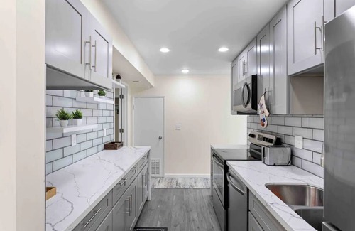 Kent Apartment | 3Bedroom house near downtown Kent