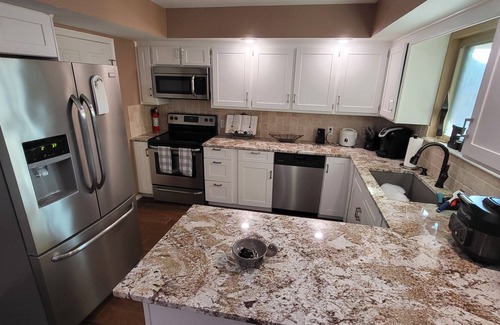 Enid House | 3Br 2 Ba Sports House w/Hottub