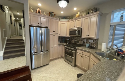 Gold Coast House | 3br- 2 Bath-Gold coast beauty