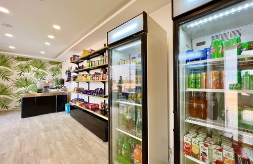 Al Ahyaa Apartment | 3BR 2BA Escape 4 Pools Wi-Fi Onsite Shop Onsite Restaurant Near El Gouna