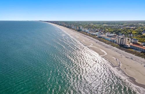 Ocean Drive Apartment | 3BR 2BTH Near the Beach Main St Pet Friendly