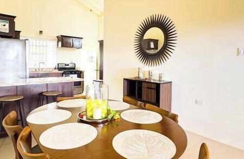 Falmouth Bed & Breakfast | 3BR/3BA*Paradise*Beach*BBQ*Gym*Pool*Free Breakfast