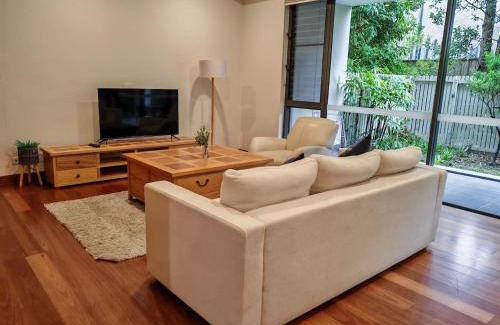 Lindfield Apartment | 3BR APT in heart of Lindfield