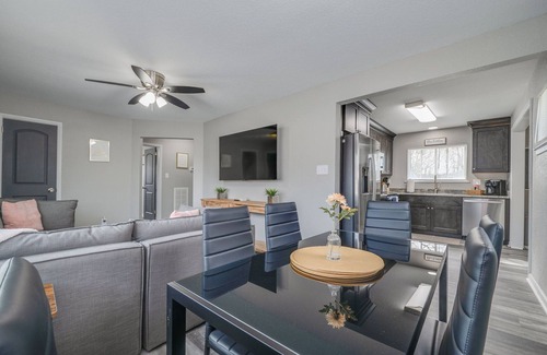 Portsmouth House | 3BR Gem Near Rivers Casino – Comfort & Convenience