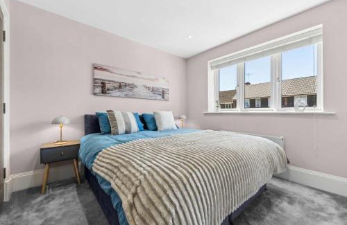Curdworth House | 3BR Home Tub, Garden, Driveway Parking