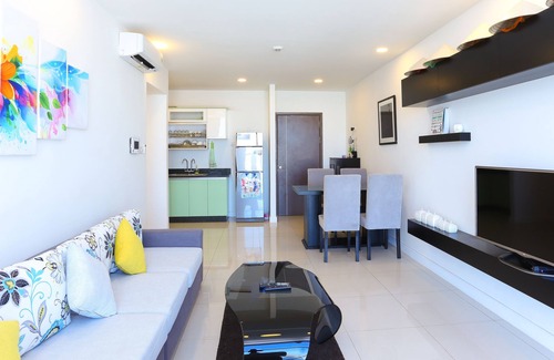 Bach Dang Riverside Apartment | 3BR penthouse ★ crazy view, free rooftop pool, gym