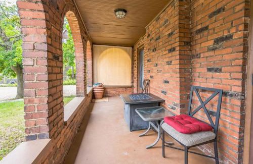 Wilkinsburg House | 3BR Pitt Suburbs with Parking