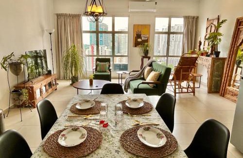 Brickfields Apartment | 3BR Vintage design Level 26, KL Sentral City View