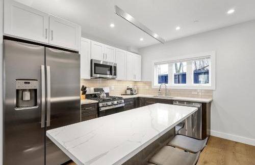 East Somerville Apartment | 3BR2Bth MIT Harvard TD Garden BOS 2 Parking Spaces