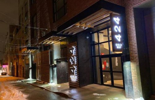 North Oakland Apartment | 3E-*Renovated* 5 min to UPMC Shadyside, sleeps 6