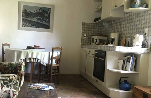 Montaren-et-Saint-Mediers Apartment | 3kms from Uzès in 17th century residence, lovely 3-room apartment with poetic garden
