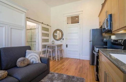 Knoxville Apartment | 3rd & Main Studio Martini
