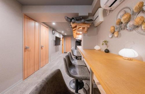 Higashishinsaibashi Apartment | 4階 ホテル福 道頓堀に位置する宿 ベッド9台 シャワー2台 観光に最適