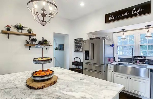 Fairvilla House | 4,800 sf Estate, Pool, Lake, Weddings and Events
