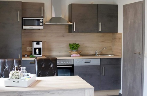 Esch House | 4-bed cottage Hamburg, bath/toilet - Eifel Apartments