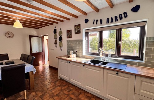 Llanddona House | 4 Bed Farmhouse - Pets - Garden - Parking