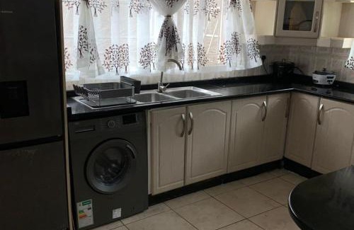 Harare House | 4 Bed Gated House-Sleeps 8-Private Parking