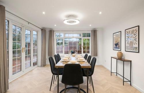 Bray on Thames House | 4 Bed House & Free Parking, Town Centre & Patio