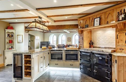 Latchley House | 4 Bed in Latchley 77480