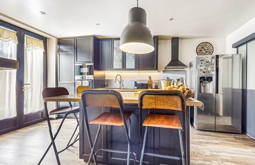 Montagny-Sainte-Felicite House | 4 bedroom accommodation in Montagny-Sainte-Félici