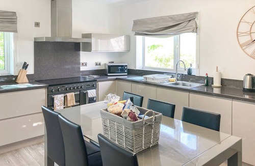 Isle of Lewis Cottage | 4 bedroom accommodation in Loch Leurbost, near Stornoway, Isle of Lewis