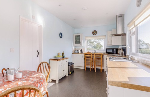 Southminster Cottage | 4 bedroom accommodation in Tillingham, near Southminster