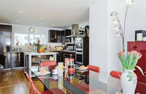 Cirencester Cottage | 4 bedroom accommodation in Somerford Keynes, near Cirencester