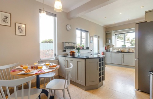 Porthcawl Cottage | 4 bedroom accommodation in Porthcawl