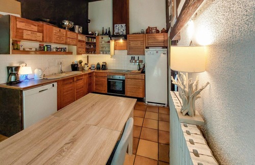Merignac House | 4 bedroom accommodation in Mérignac