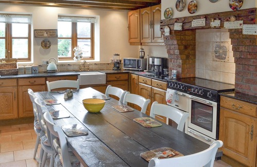 Balterley Cottage | 4 bedroom accommodation in Betley, near Nantwich