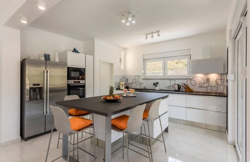 Tugare House | 4 bedroom amazing home in Tugare