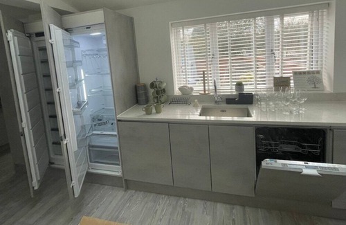 Milton Keynes House | 4 Bedroom Apartment in Newport Road