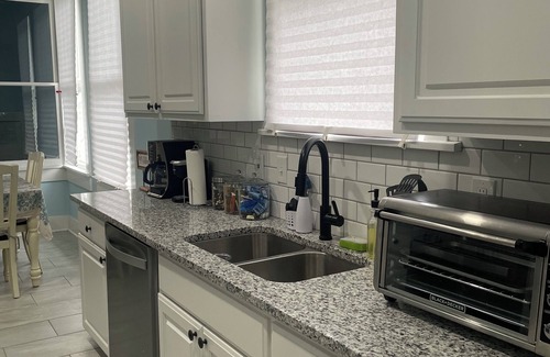 Natchitoches House | 4-bedroom bungalow in amazing Natchitoches with WiFi, AC near Northwestern Univ.
