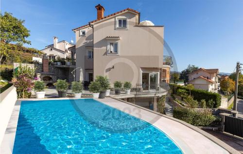 Kuceli House | 4 Bedroom Cozy Home In Matulji