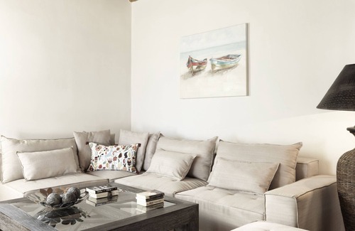Finikas Villa | 4 bedroom Family Villa with shared Pool & Sea View