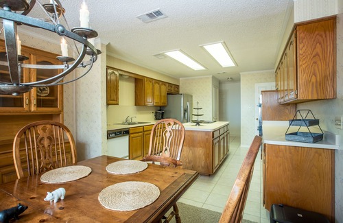 Sanger House | 4 Bedroom Farmhouse XXII & Event Venue 117 Acres