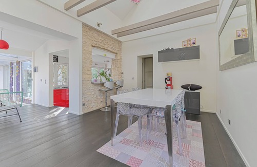 Adamville House | 4 Bedroom Private vacation home in Saint-Maur-des-FossÃ©s