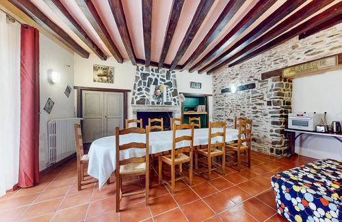 Parennes House | 4 bedroom gorgeous home in Parennes