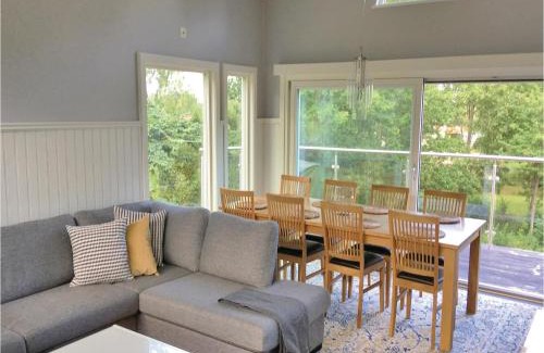 Boxholm House | 4 Bedroom Gorgeous Home In Boxholm