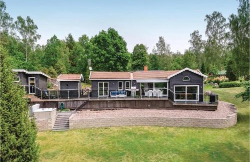 Boxholm House | 4 Bedroom Gorgeous Home In Boxholm