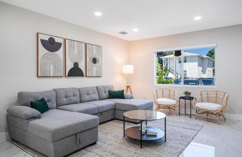 Little Haiti Apartment | 4 Bedroom Holiday Retreat BBQ Marketplace
